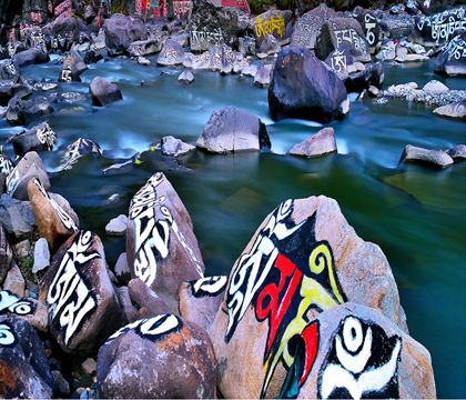 中國青海玉樹藏族自治州文成公主廟一日活動【VIP精品小團SUV唐蕃古道+唐僧曬經臺+結古寺+三江源界碑】線路推薦