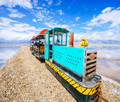 青海西寧+青海湖+茶卡鹽湖+張掖+嘉峪關+敦煌8日7晚私家團